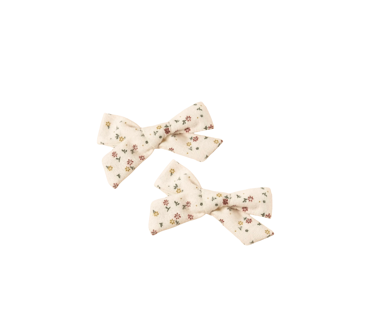 Holly Bloom Bow Clip in Cream